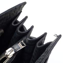 مملوكة مسبقًا حقيبة يد توتس سان لوران ساك دي جور جلد نقشة التمساح عنابي صغيرة