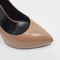 مملوكة مسبقًا حذاء كعب عالي سان لوران جانيس جلد لامع بني مقاس 38