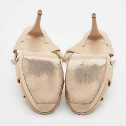 مملوكة مسبقًا صندل سان لوران تريبيوت جلد بيج مقاس 39