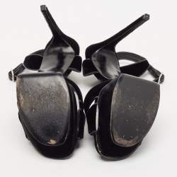 مملوكة مسبقًا صندل سان لوران تريبوت قطيفة عنابي بحزام للكاحل مقاس 41