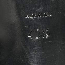 Pre Owned صندل سيور كاحل سان لوران جلد لامع أسود تريبيوت مقاس 40.5