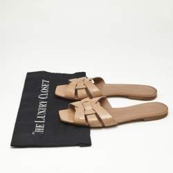 Saint Laurent Beige Patent Leather Tribute Flat Sandals Size 38