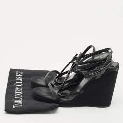 Pre Owned صندل سان لوران جلد أسود كاساندره بكعب إسفين وأشرطة مقاس 39