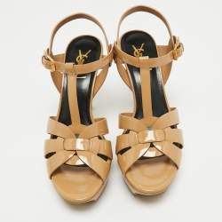 Pre Owned صندل سان لوران تريبيوت جلد لامع بيج نعال سميك بحزام للكاحل مقاس 38