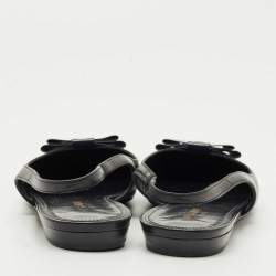 مملوكة مسبقًا صندل سان لوران جلد أسود مسطح بحزام خلفي مقاس 39