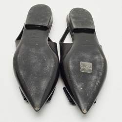 مملوكة مسبقًا صندل سان لوران جلد أسود مسطح بحزام خلفي مقاس 39