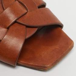 مملوكة مسبقًا حذاء سلايد سان لوران فلات تربيوت جلد بنى مقاس 36