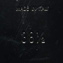 مملوكة مسبقًا صنادل فلات جلد لامع بيج سان لوران مقاس 40