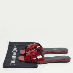 مملوكة مسبقًا صنادل فلات جلد لامع بيج سان لوران مقاس 40