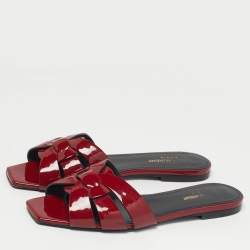 مملوكة مسبقًا صنادل فلات جلد لامع بيج سان لوران مقاس 40