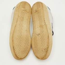 Pre Owned حذاء رياضي سان لوران كورت كلاسيك فضي جلد منخفظ مقاس 36.5