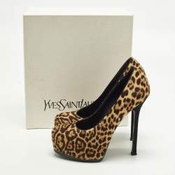 مملوكة مسبقًا حذاء كعب عالي سان لوران باريس تريبتو جلد لامع بيج مقاس 39