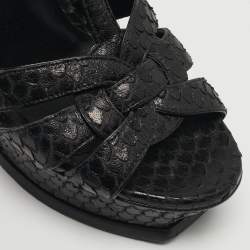 مملوكة مسبقًا صندل سان لوران بنقوش الثعبان جلد أسود نعل سميك مقاس 35