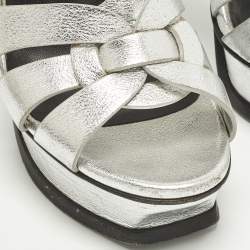 مملوكة مسبقًا Saint Laurent Tribute Size 37 Silver Leather Platform Sandals