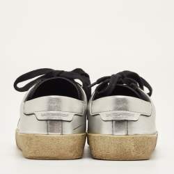 مملوكة مسبقًا حذاء رياضي سان لوران كورت كلاسيك جلدي فضي منخفظ من أعلى مقاس 36.5