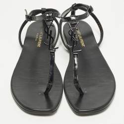مملوكة مسبقًا Saint Laurent Cassandra Size 37 Black Leather and Patent Leather Flat Sandals
