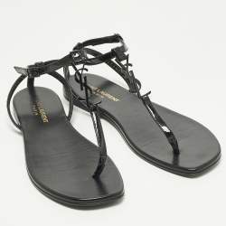 مملوكة مسبقًا Saint Laurent Cassandra Size 37 Black Leather and Patent Leather Flat Sandals