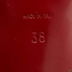 مملوكة مسبقًا صندل سان لوران باريس نعل سمي تريبوت جلد نقش ثعبان أسود/ أحمر مقاس 38 