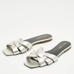 Pre Owned صندل سان لوران تريبيوت جلد فضي مسطح مقاس 39