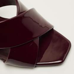 Pre Owned حذاء سلايد سان لوران باريس لو لو جلد عنابي لامع بسيور متعاكسة مقاس 36.5