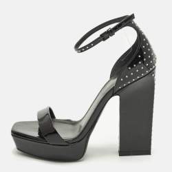 مملوكة مسبقًا Saint Laurent Size 37.5 Black Patent Leather Ankle Strap Sandals