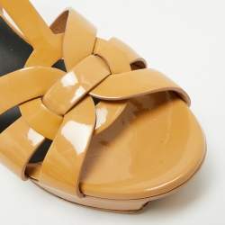 مملوكة مسبقًا صندل سان لوران تربيون جلد ذهبي بنقشة التمساح بنعل سميك مقاس 38