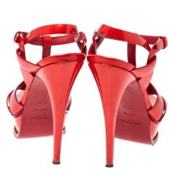 مملوكة مسبقًا صندل سان لوران باريس تريبوت نعل سميك جلد لامع منقوش أحمر مقاس 37.5