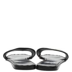 مملوكة مسبقًا صندل سلايد فلا ت سان لوران باريس مزين نقشة نبضات القلب جلد و كانفاس أبيض و أسود مقاس 35.5