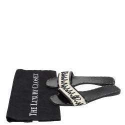 مملوكة مسبقًا صندل سلايد فلات سان لوران باريس مزين نقشة نبضات القلب جلد و كانفاس أبيض و أسود مقاس 35.5