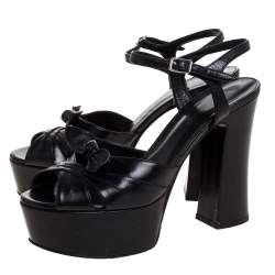 Pre Owned صندل سان لوران "كاندي" مزين بفيونكة و بنعل سميك جلد ثعبان بيج مقاس 38.5