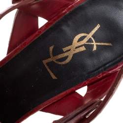 Pre Owned صندل تريبيوت سان لوران باريس جلد نقش تمساح أحمر مقاس 38