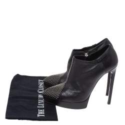 مملوكة مسبقًا Saint Laurent Paris Black Studded Leather Pointed Toe Platform Ankle Boots Size 38