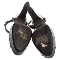 Pre Owned صندل فالنتينو جلد لامع أبيض وأسود مقدمة مفتوحة بحزام للكاحل مقاس 37