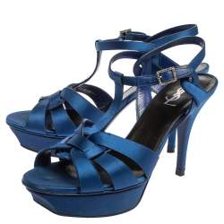 مملوكة مسبقًا صندل سان لوران باريس سيور كاحل تربيوت ساتان أزرق مقاس 40