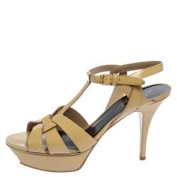 مملوكة مسبقًا صندل سان لوران باريس "تريبوت" جلد لامع بيج مقاس 39