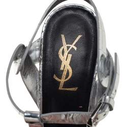 Pre Owned صندل سان لوران تريبوت جلد نقشة التمساح فضي نعل سميك سير كاحل مقاس 37.5