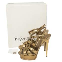 Pre Owned صندل سان لوران تريبيوت جلد بنقشة السحلية ذهبي مقاس 36