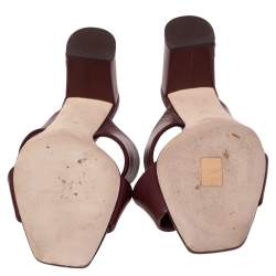 Pre Owned صندل سلايد سان لوران لولو جلد عنابي بسيور متعاكسة مقاس 38.5