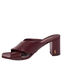 Pre Owned صندل سلايد سان لوران لولو جلد عنابي بسيور متعاكسة مقاس 38.5