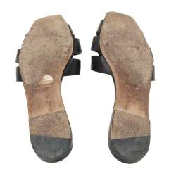 مملوكة مسبقًا صندل سلايد فلات سان لوران  تريبوت جلد أسود مقاس 40