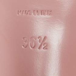 مملوكة مسبقًا صندل سان لوران تريبوت سويدي وردي بحزام للكاحل كعب سميك مقاس 36.5