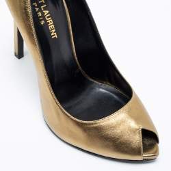 حذاء كعب عالي سان لوران جلد ذهبي ميتاليك مقدمة مفتوحة مقاس 38.5