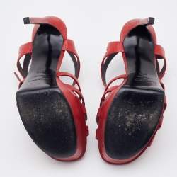 مملوكة مسبقًا Saint Laurent Red Lizard Embossed Leather Strappy Platform Sandals Size 37.5