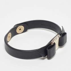 Pre Owned Salvatore Ferragamo Black Vara Bow Embellished Leather Gold Tone Bracelet