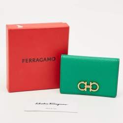 Pre Owned حافظة بطاقات أعمال جلد أخضر سالفاتوري فيراغامو غانتشيني