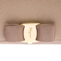 مملوكة مسبقًا محفظة سالفاتوري فيراغامو فيونكة فارا جلد نيو بيسك 