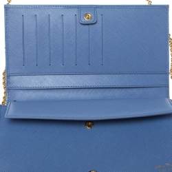 مملوكة مسبقًا Salvatore Ferragamo Light Blue Leather Miss Vara Wallet On Chain