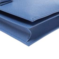 مملوكة مسبقًا Salvatore Ferragamo Light Blue Leather Miss Vara Wallet On Chain