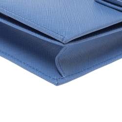 مملوكة مسبقًا Salvatore Ferragamo Light Blue Leather Miss Vara Wallet On Chain