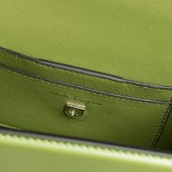 مملوكة مسبقًا حقيبة سالفاتوري فيراغمو بوكسي جلد أخضر بيد علوية